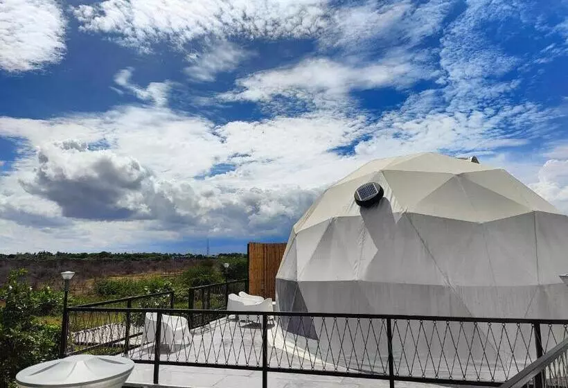 Hotelli Meenakshi Lakehouse Of M