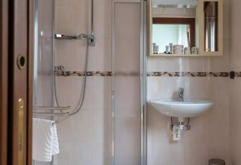 ホテル Oberdan Ristorante Pizzeria