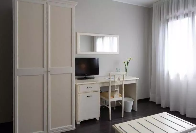 ホテル Oberdan Ristorante Pizzeria