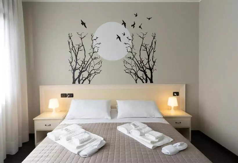 ホテル Oberdan Ristorante Pizzeria