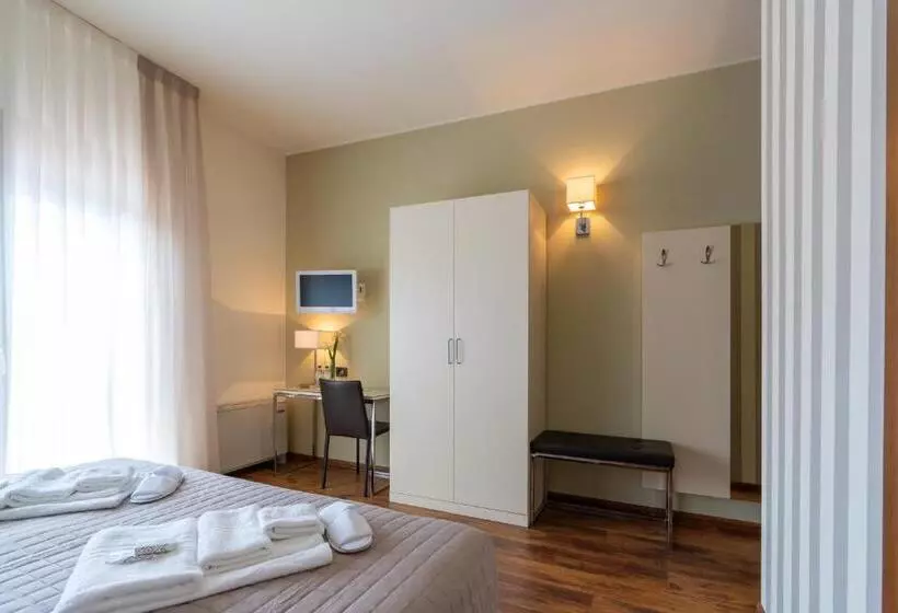 ホテル Oberdan Ristorante Pizzeria