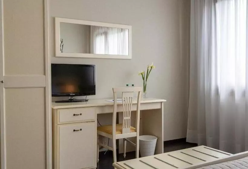 ホテル Oberdan Ristorante Pizzeria