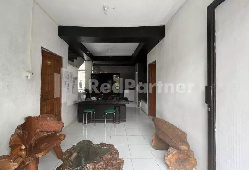 Hotelli Villa A2 Trawas Redpartner