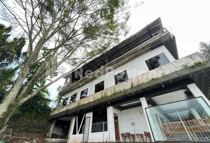 Hotel Villa A2 Trawas Redpartner