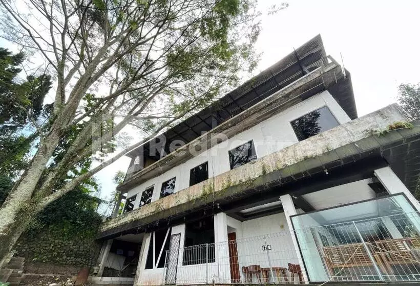 Hotelli Villa A2 Trawas Redpartner