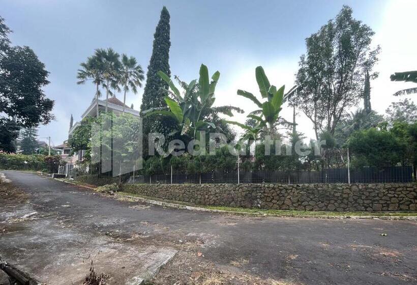 Hotel Villa A2 Trawas Redpartner