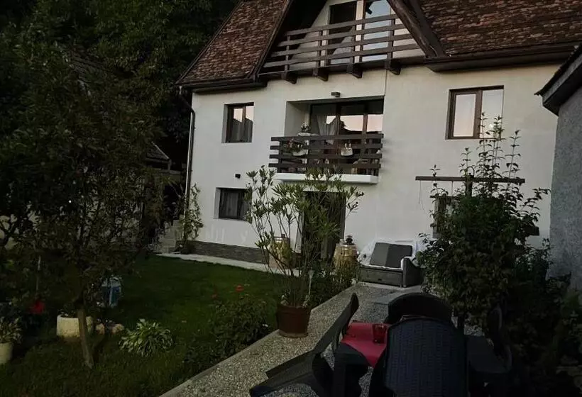 پانسیون Home Rasnov