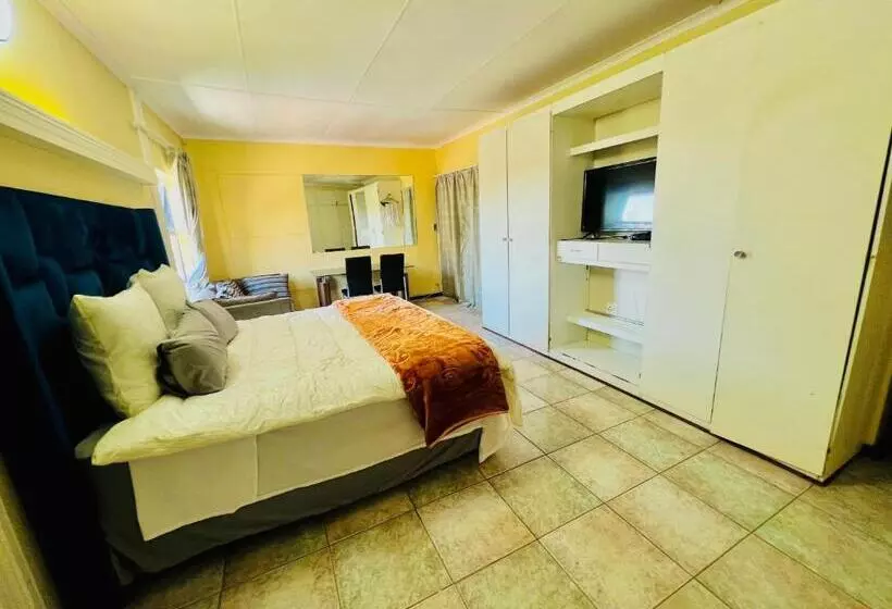 ペンション Honeyhills Excellence Resort J