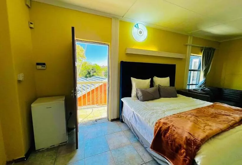 ペンション Honeyhills Excellence Resort J