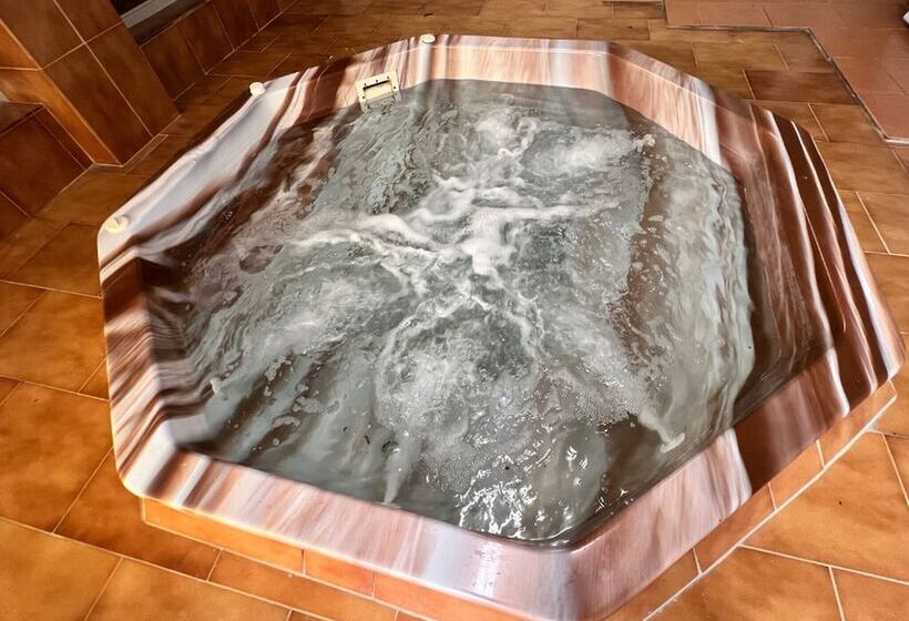 膳宿费 Honeyhills Excellence Resort J