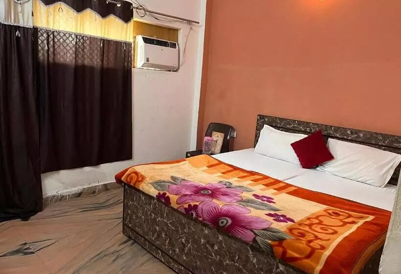 ペンション Shree Ji Residency  A Devine Home Stay Near Prem Mandir