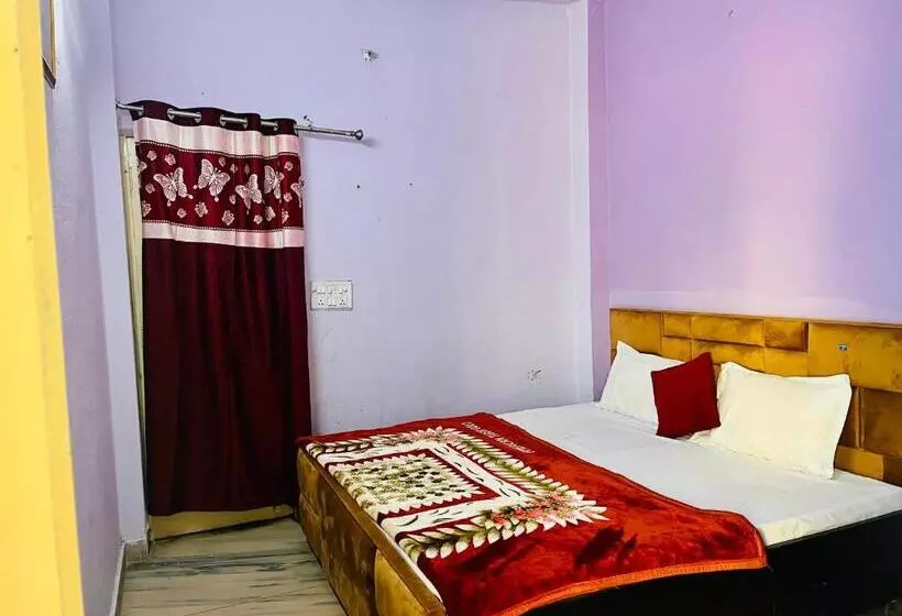 ペンション Shree Ji Residency  A Devine Home Stay Near Prem Mandir