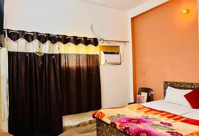 ペンション Shree Ji Residency  A Devine Home Stay Near Prem Mandir