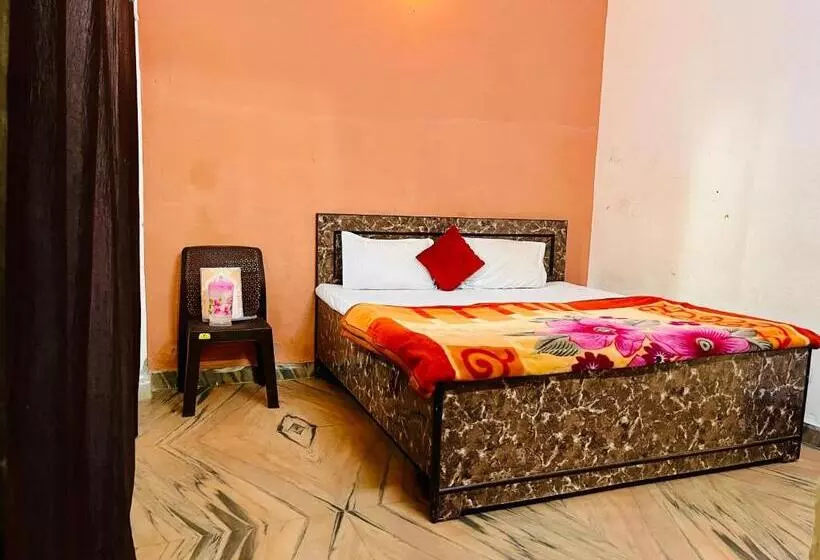 ペンション Shree Ji Residency  A Devine Home Stay Near Prem Mandir