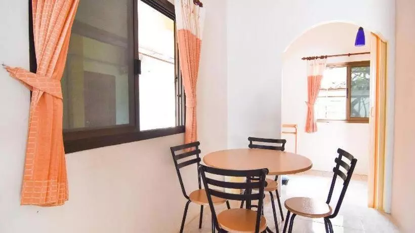 リゾートホテル Oyo 570 Seaside Hua Hin