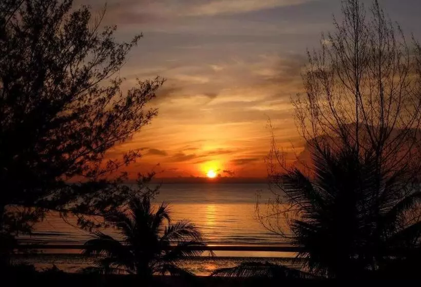 リゾートホテル Oyo 570 Seaside Hua Hin