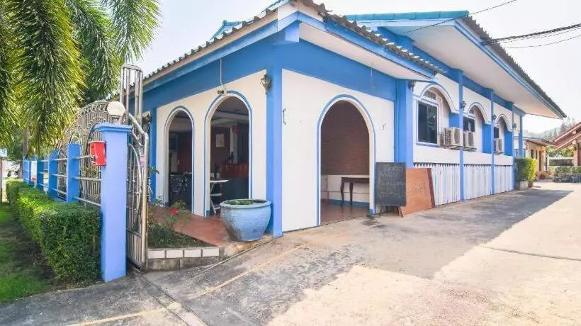 リゾートホテル Oyo 570 Seaside Hua Hin
