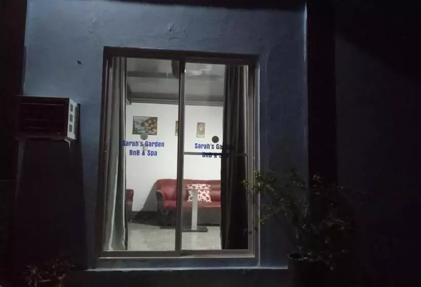 Sarah S Garden Bnb & Bnb Spa Family Room With Livingroom