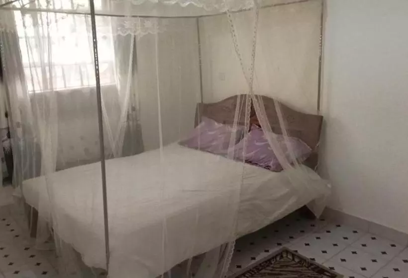 تختخواب و صبحانه Enu Supermarket Apartments