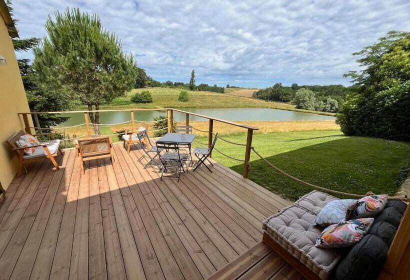 민박 La Cabane Lacourrège