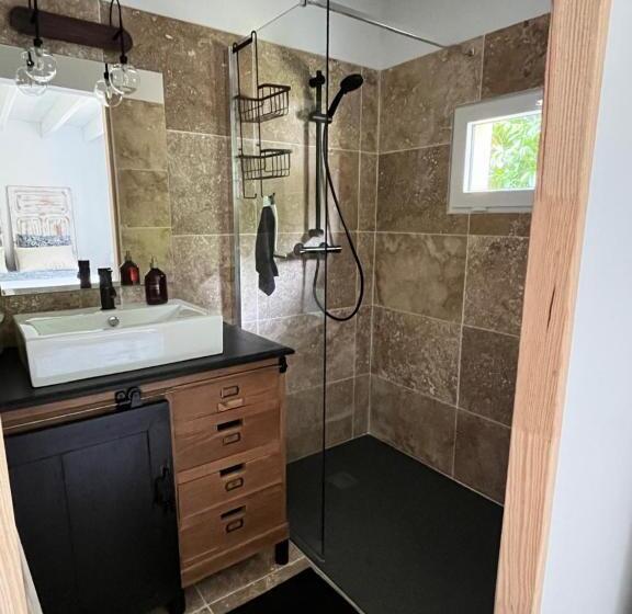 민박 La Cabane Lacourrège