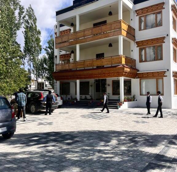 Hotel Lungpa Valley Skara