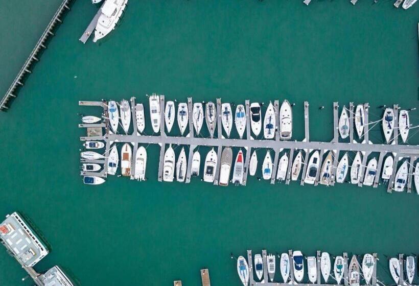 فندق Marin Suites