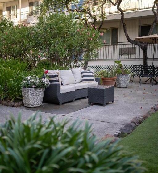 فندق Marin Suites