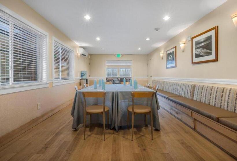 فندق Marin Suites