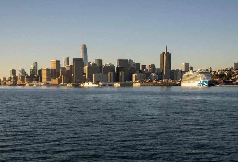 فندق Marin Suites