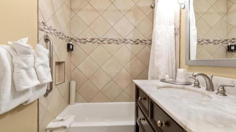 فندق Marin Suites