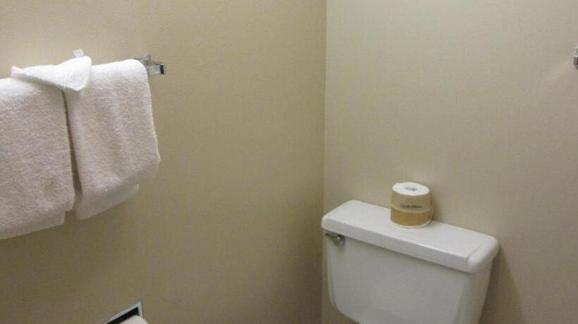 בית מלון כפרי Travelodge By Wyndham Kalispell