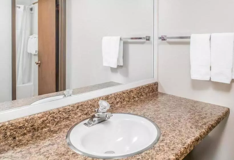 ホテル Travelodge By Wyndham Kalispell