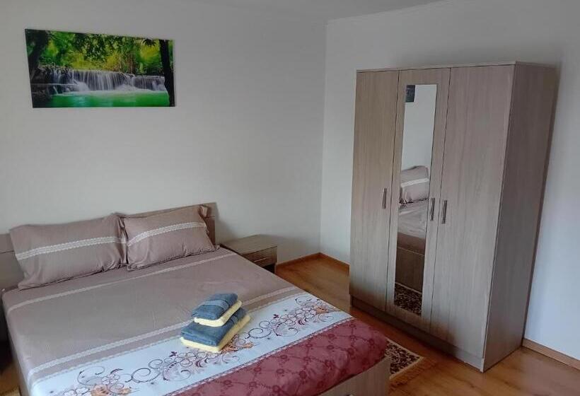 پانسیون Casa Cristian