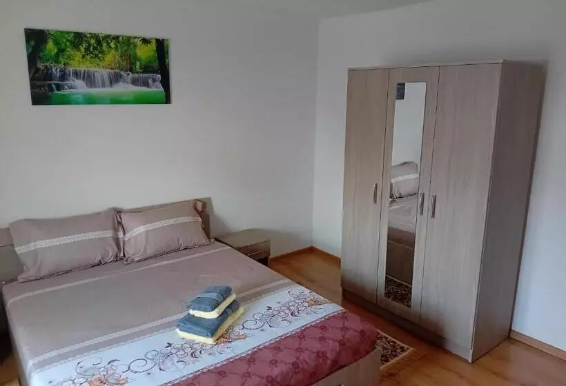 پانسیون Casa Cristian