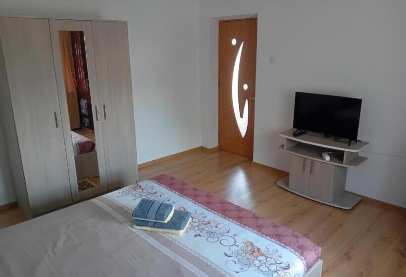 پانسیون Casa Cristian