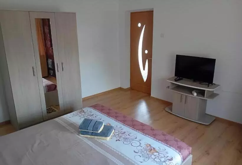 پانسیون Casa Cristian