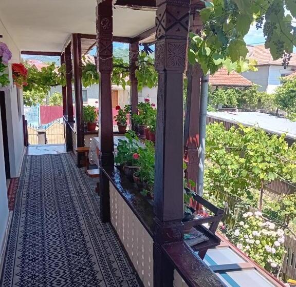 پانسیون Casa Cristian