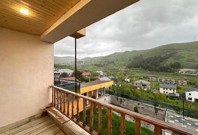 پانسیون Mountain View Villa