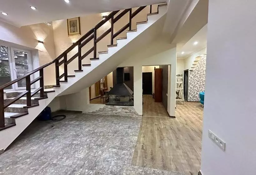 پانسیون Mountain View Villa
