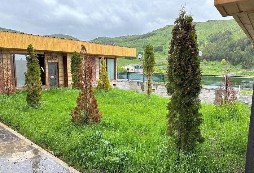 پانسیون Mountain View Villa