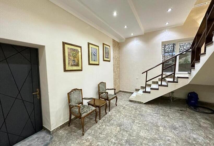 پانسیون Mountain View Villa