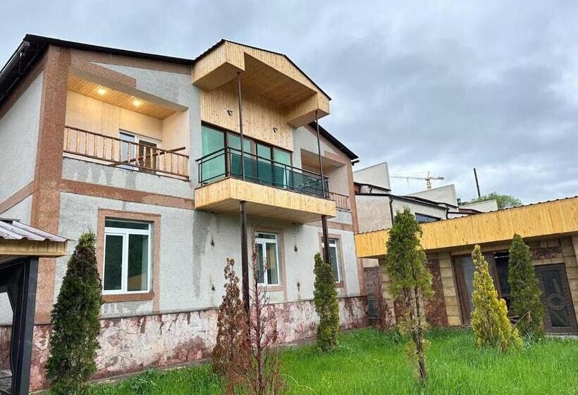 پانسیون Mountain View Villa