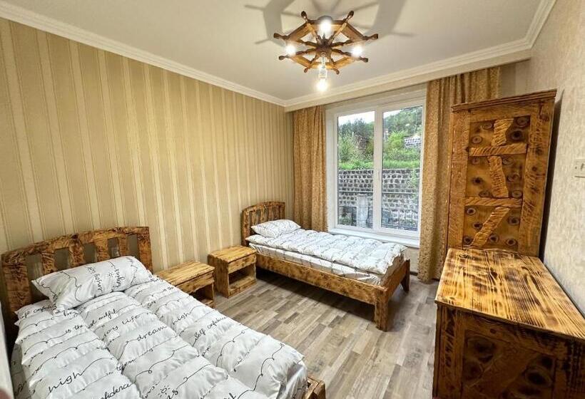 پانسیون Mountain View Villa