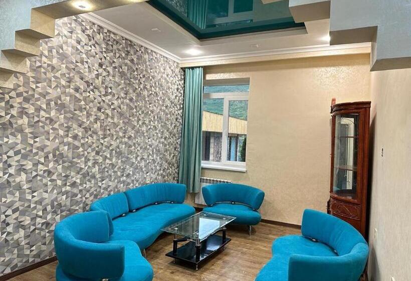 پانسیون Mountain View Villa