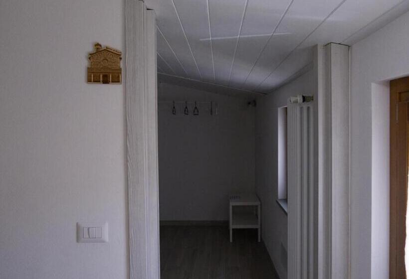 ペンション La Piazzetta   Affittacamere