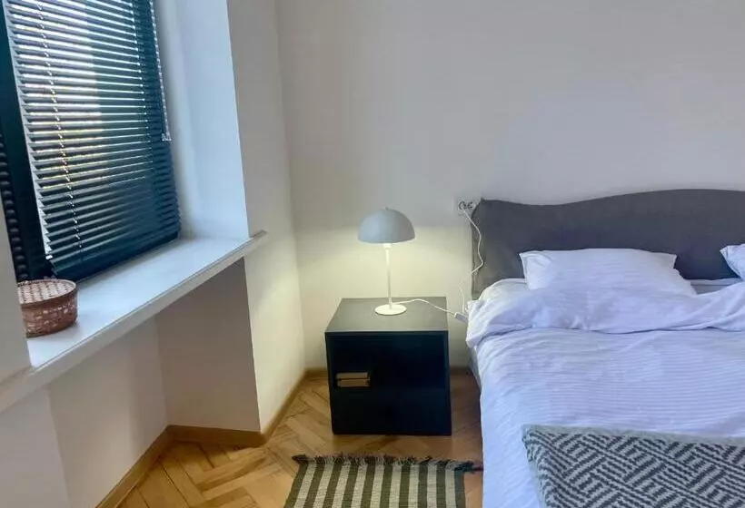 پانسیون Twins Guest House