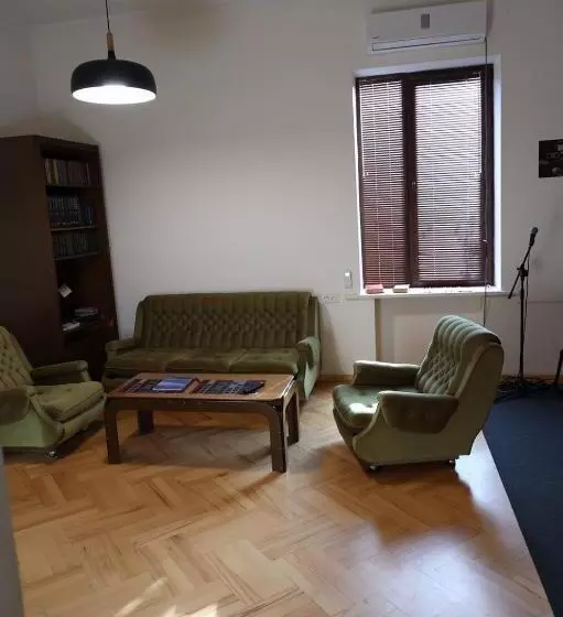 پانسیون Twins Guest House