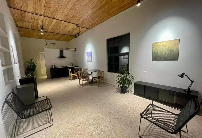 پانسیون Twins Guest House