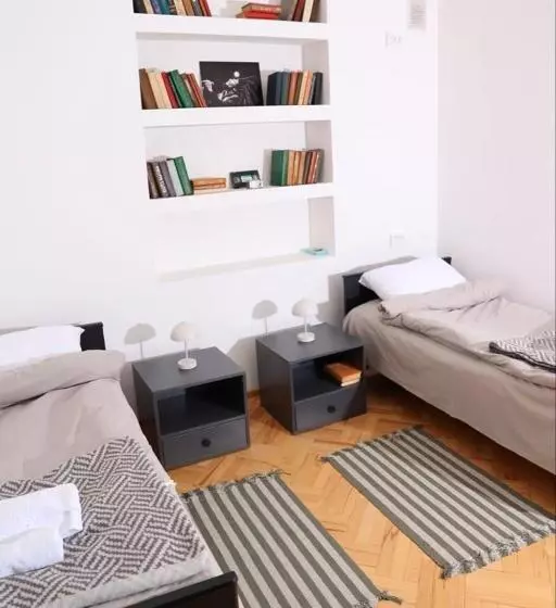 پانسیون Twins Guest House
